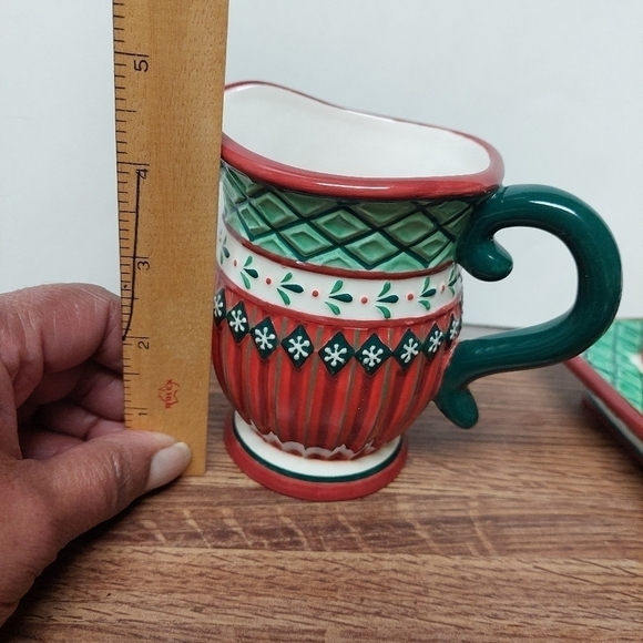 Giftcraft Pioneer-style Holiday Cream Pitcher and Butter Dish - Picture 10 of 11